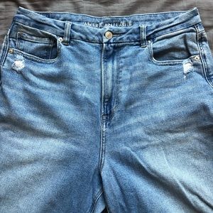 Light Wash Stretch Curvy Mom Jean